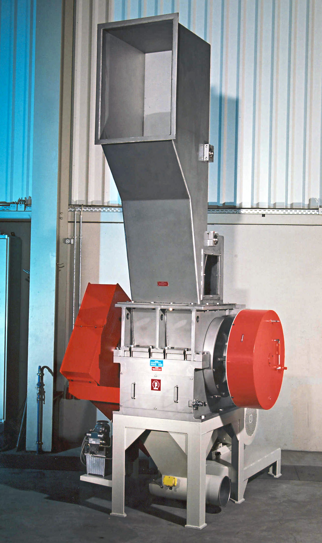 Knife mill for Rubber594a2d3be8b066.38189089.jpg
